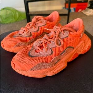 Kids Adidas Original Ozweego Orange casual Stylish Sneakers Youth size 5
